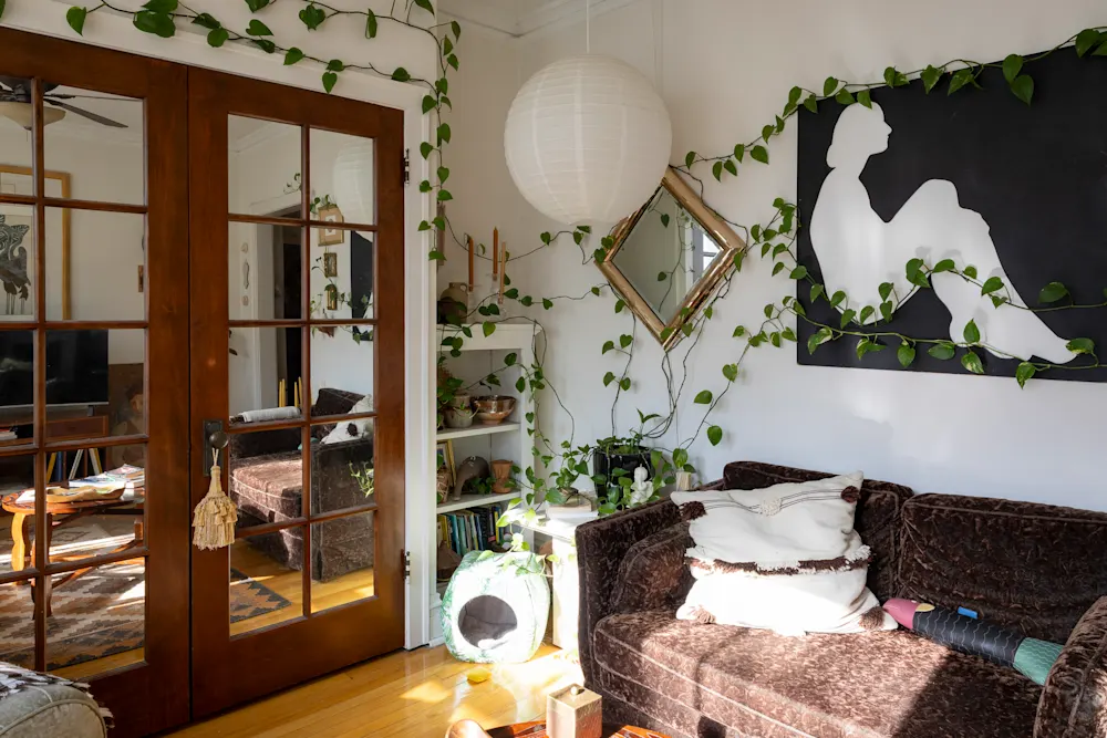 This Chicago Rental Brims with Vintage Charm and an “Excessive Amount” of Storage